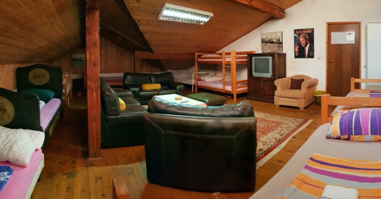 Hostel Pansion Lion SJJ Extérieur photo